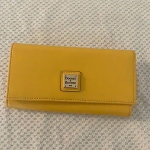 Dooney & Bourke wallet